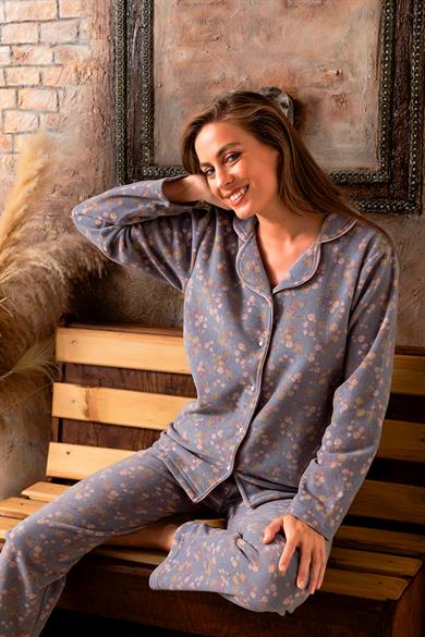 Kışlık Yılbaşı Desenli Kadın Gömlek Polar Pijama Takımı- Geyikli Yılbaşı Pijaması 