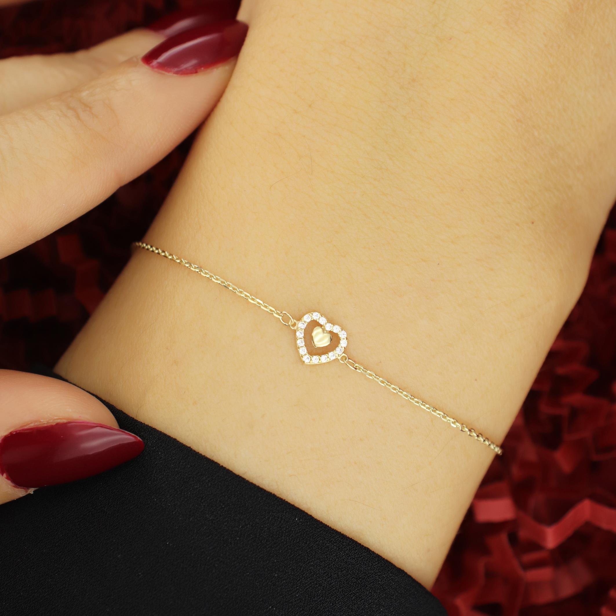 Kenar Taşlı Kalpli Altın Bileklik BLMA 115 01 05 00