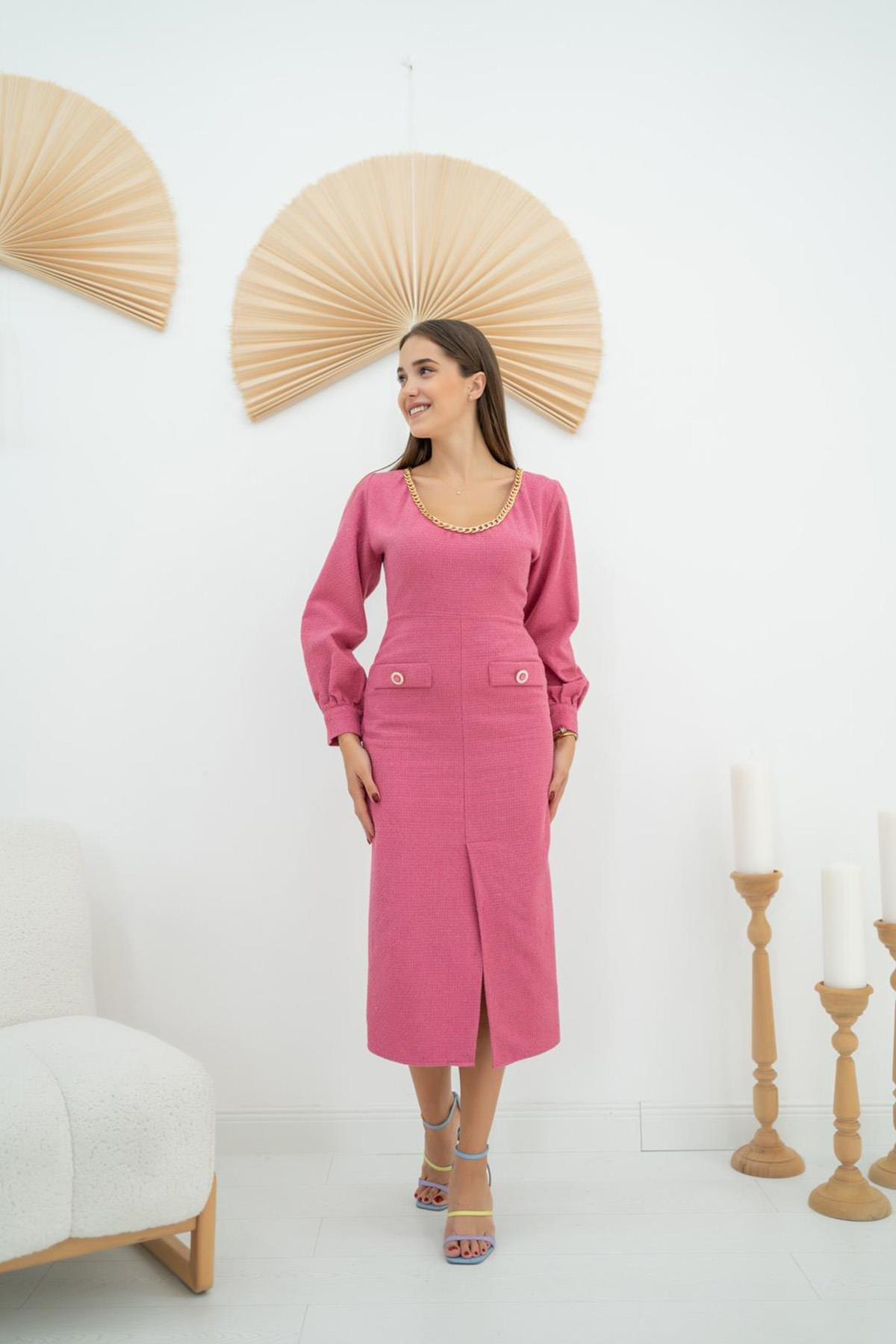 Geniş Boğazlı Elbise