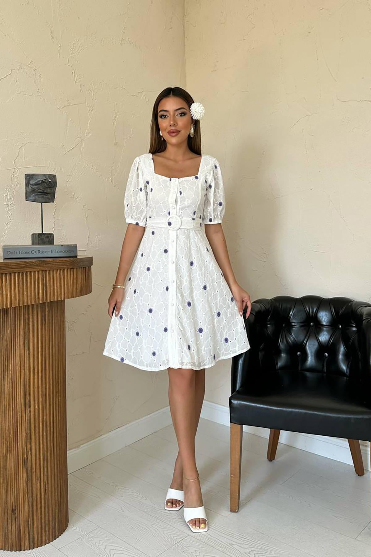 Kemerli Kare Yaka Elbise