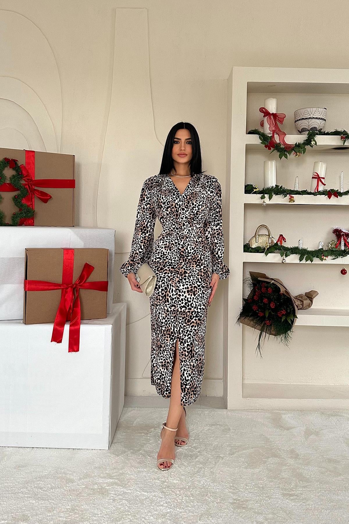 Önü Yırtmaçlı V Yaka Elbise