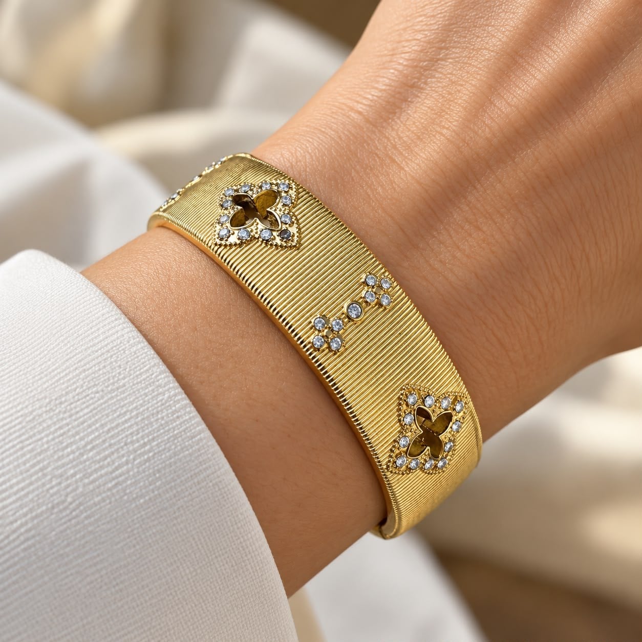 ​Welch Gold Taşlı Çelik Bileklik