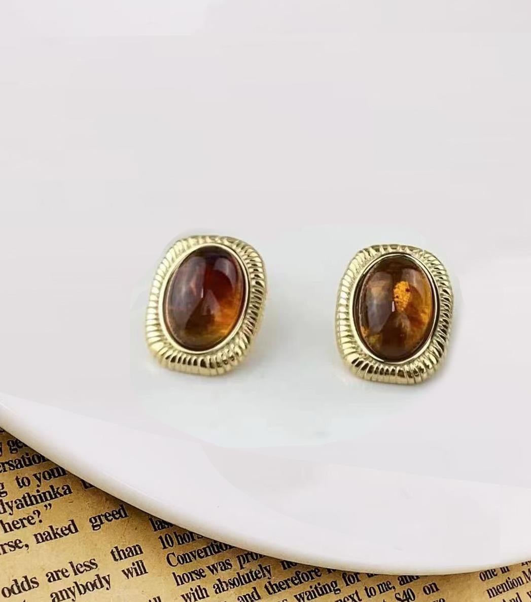 ​​​​​​​​​​​​​​Welch Çelik Retro Kahverengi Taşlı Küpe