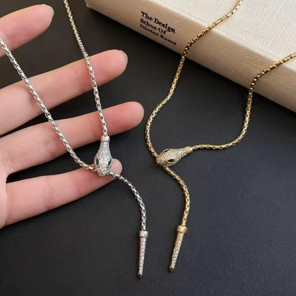 Welch Çelik Yılan Kolye