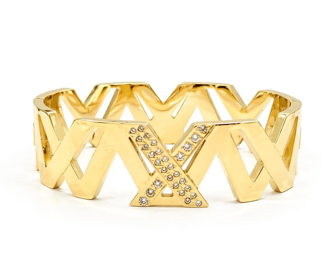 Welch W Tasarım Taşlı Gold Çelik Bileklik Welch W Tasarım Taşlı Gold Çelik Bileklik – Modern & İkonik Stil 