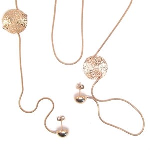 ​​​​​​​​​​​​​​​​​​​ Welch Çelik Rose Küpeli Dekolte Kolyesi