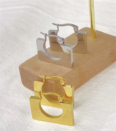 ​​​​​​​Welch Gold Çelik Kare Küpe