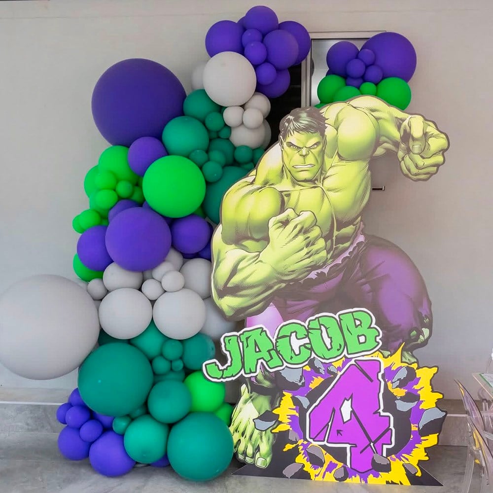 Hulk Özel İsimli Ayaklı Maket
