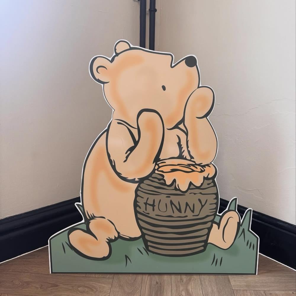 Winnie The Pooh Bal Kavanozu Temalı Figür Maket
