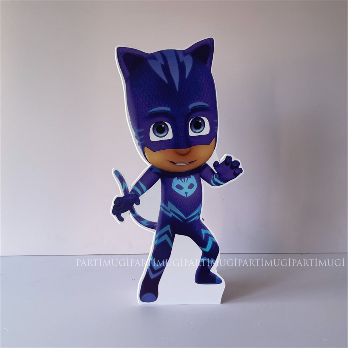  Pijamaskeliler Temalı Connor Ayaklı Maket