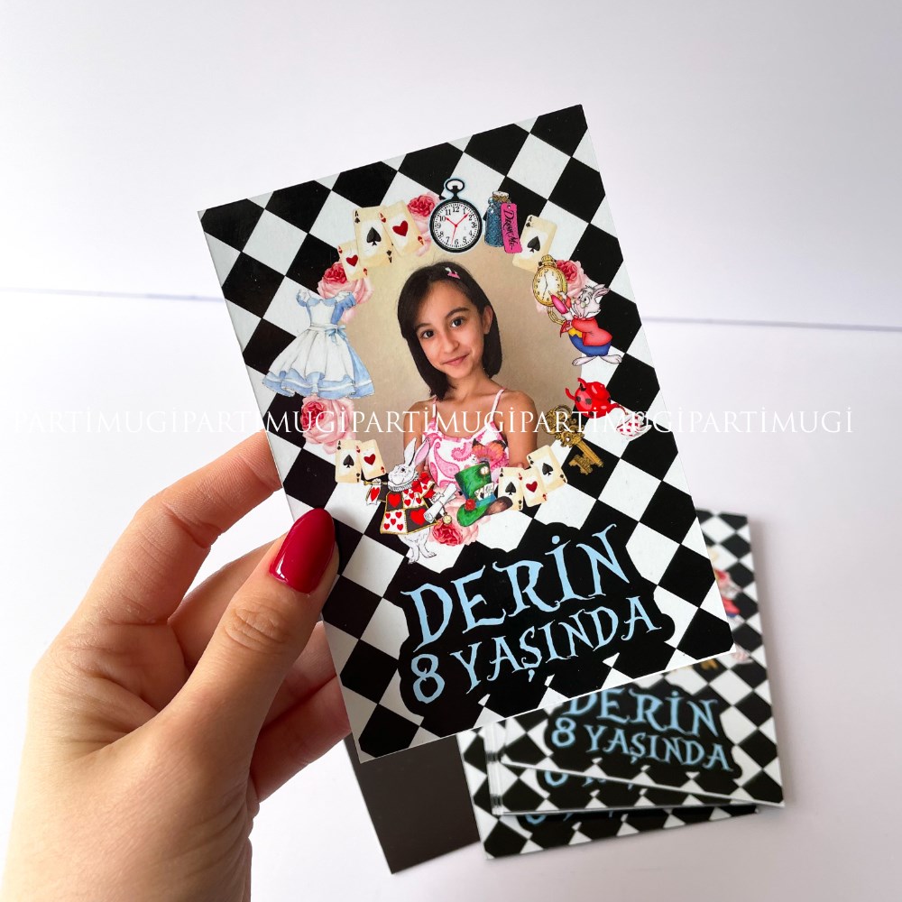 Alice Harikalar Diyarı Temalı Magnet