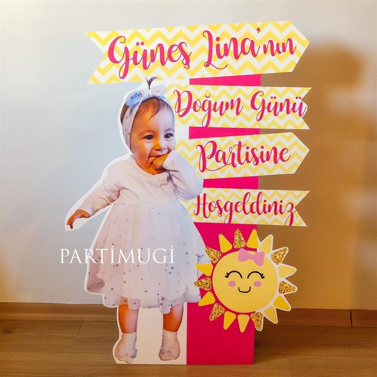 Kurdeleli Güneş Temalı Karşılama Panosu
