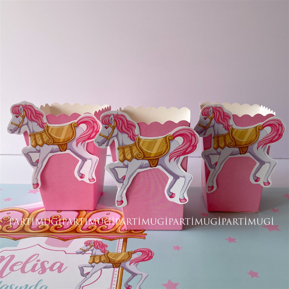 Pembe Atlı Karınca Temalı Popcorn Kutusu