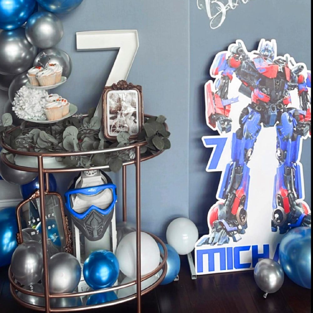 Transformers İsimli Optimus Prime Temalı Ayaklı Maket