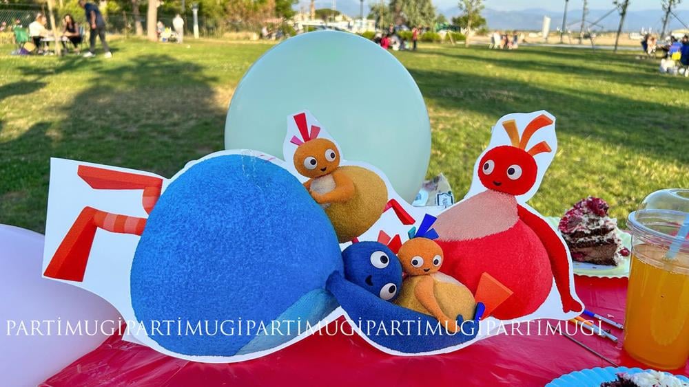 Twirlywoos Temalı Ayaklı Maket