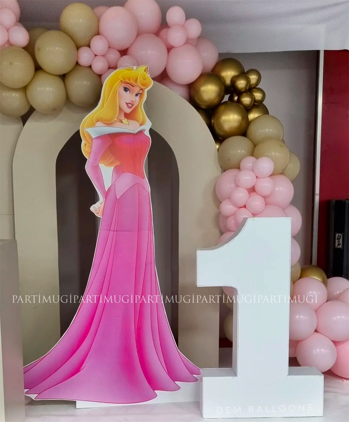 Uyuyan Güzel Bella Ayaklı Maket