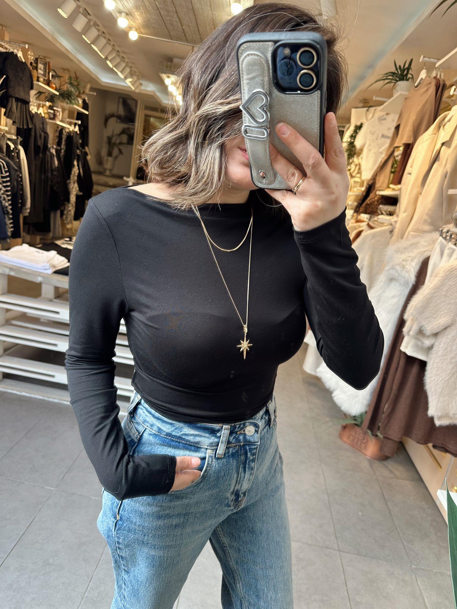 Siyah Kayık Yaka Bluz