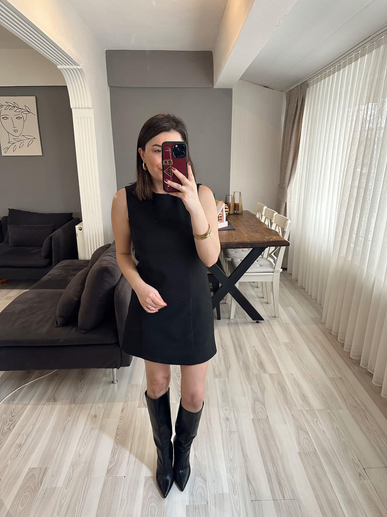 90903 Siyah Kolsuz Elbise