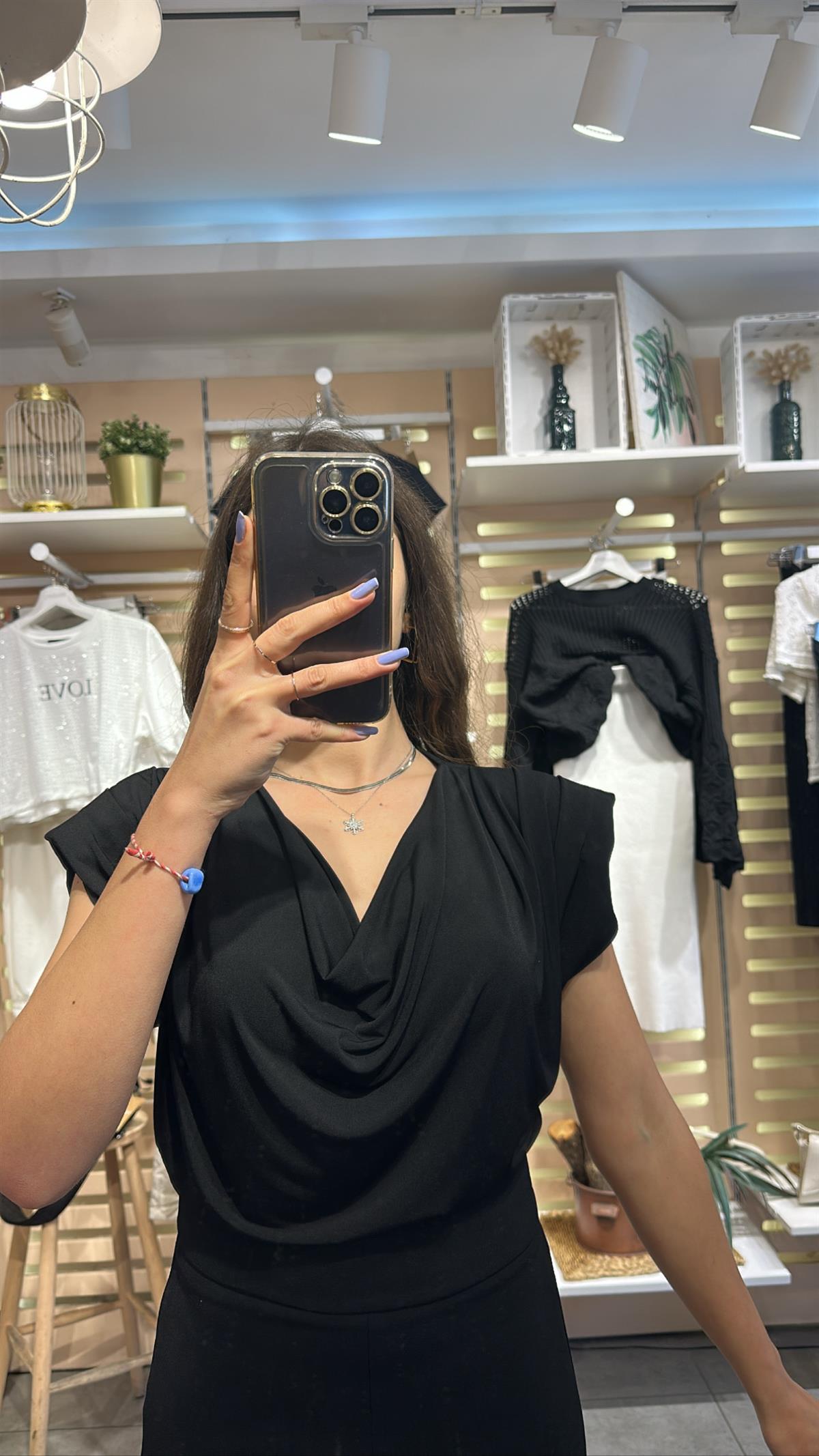 Degaje Yaka Vatkalı Siyah Bluz  | StrawberryWear