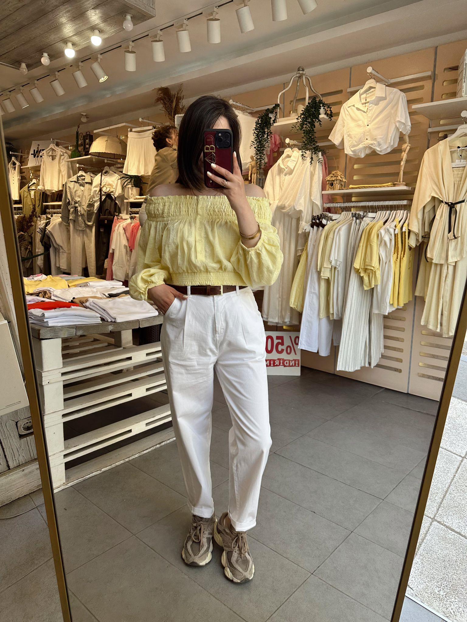 50258 Omuzları Açık Düğmeli Top