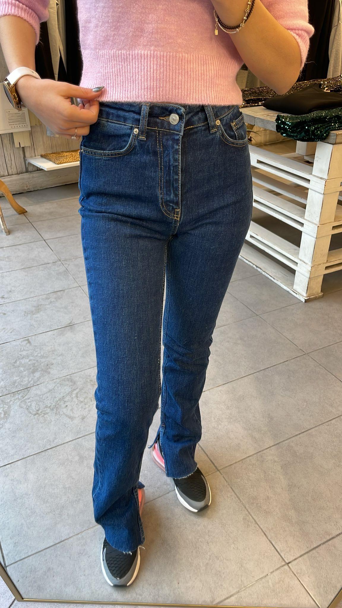 Paça Detaylı Jean 