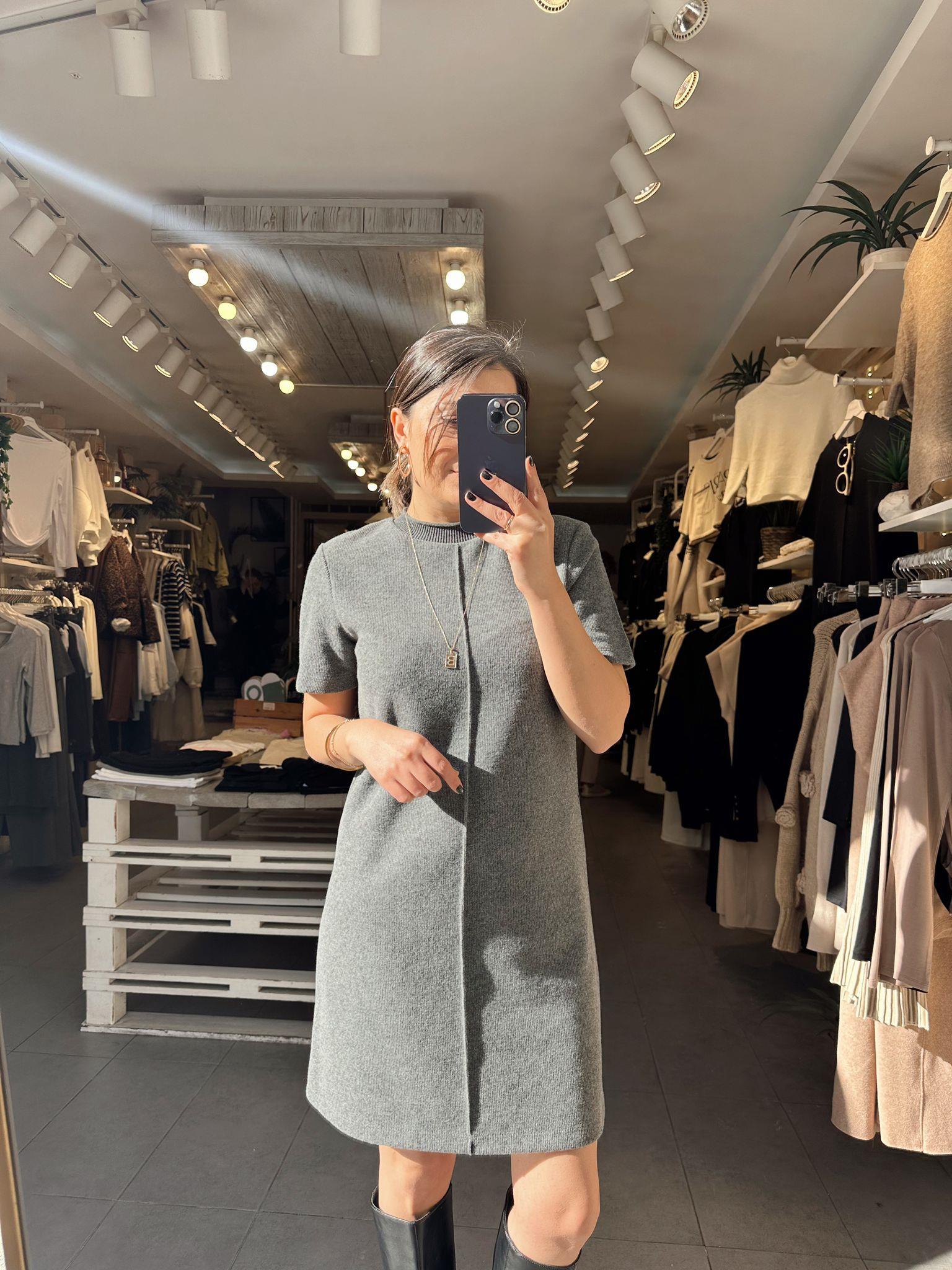 90810 Antrasit Yumuşak Dokulu Elbise 