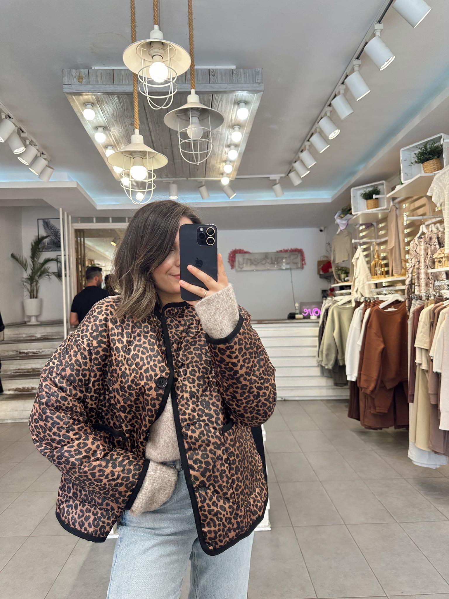 Leopar Desenli Kapitone Ceket 