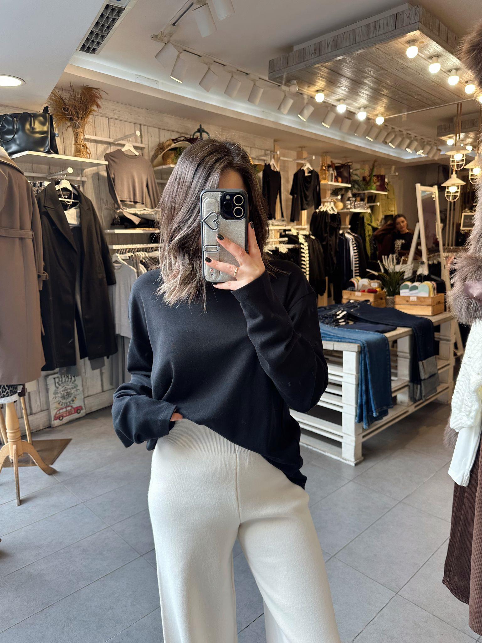 M.D Siyah Oversize Basic 