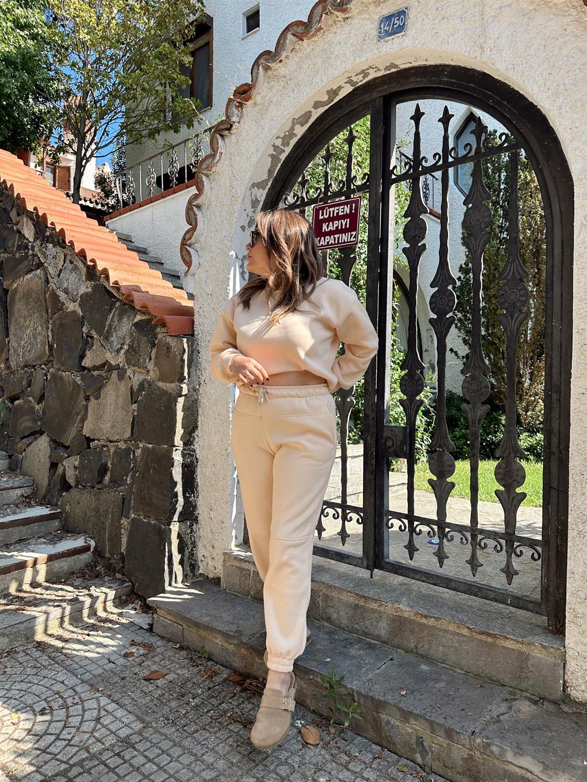 Bej Crop Eşofman Takım | StrawberryWear