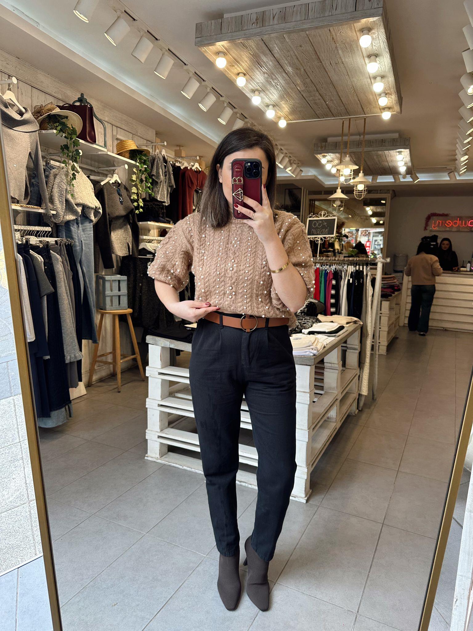 Siyah Beli Kemerli Pantolon