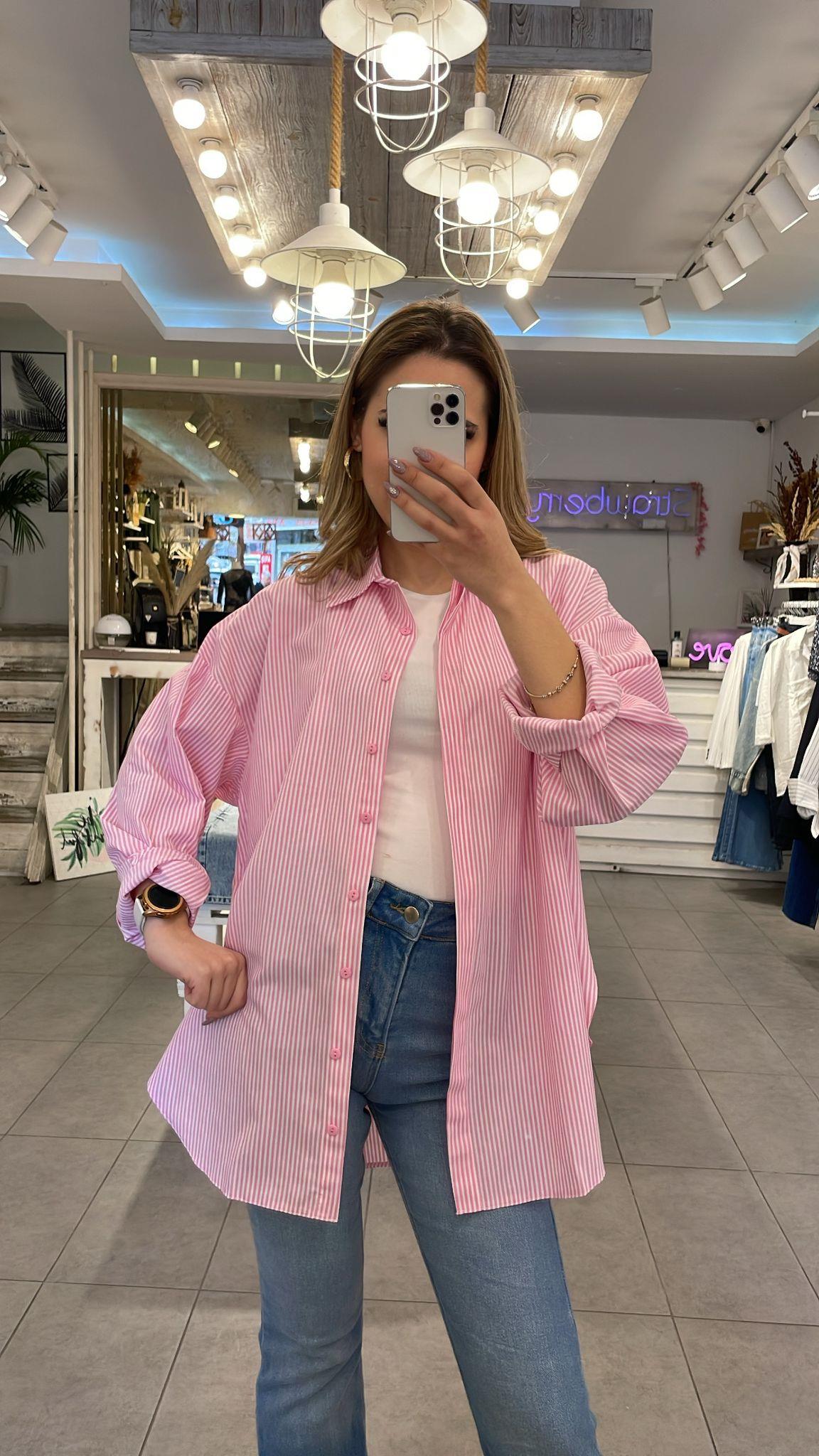 Pembe Çizgili Gömlek 