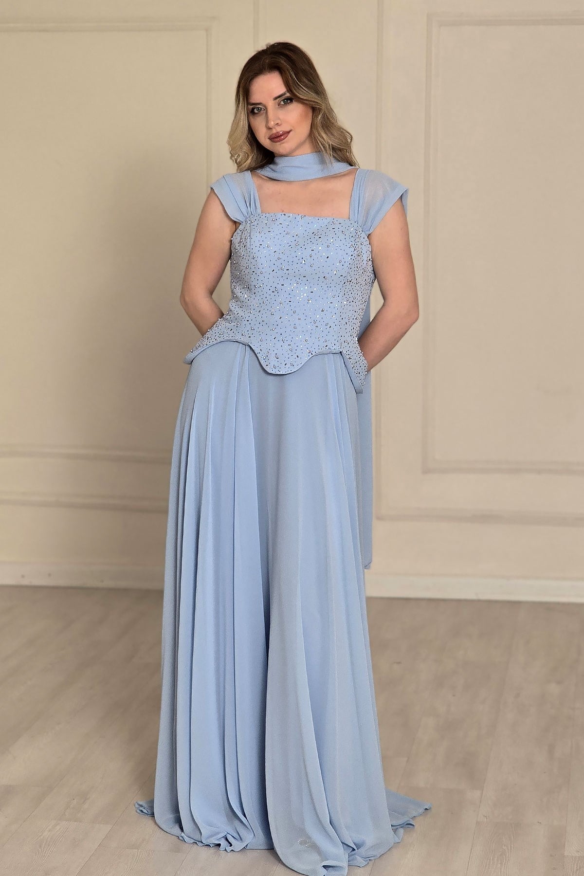 BEBE MAVİSİ Şifon Askılı Abiye 4077
