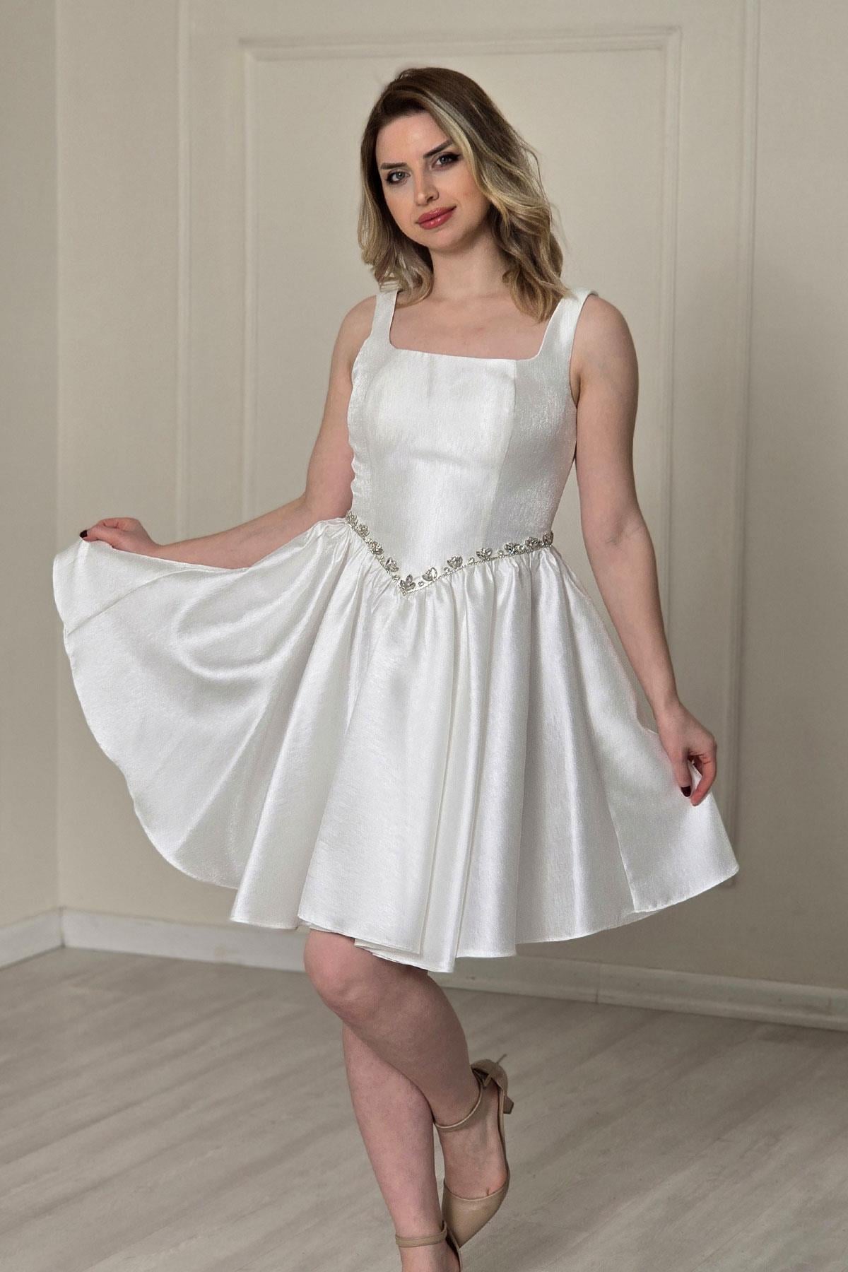 Beyaz Beli Taşlı Kısa Elbise 4982