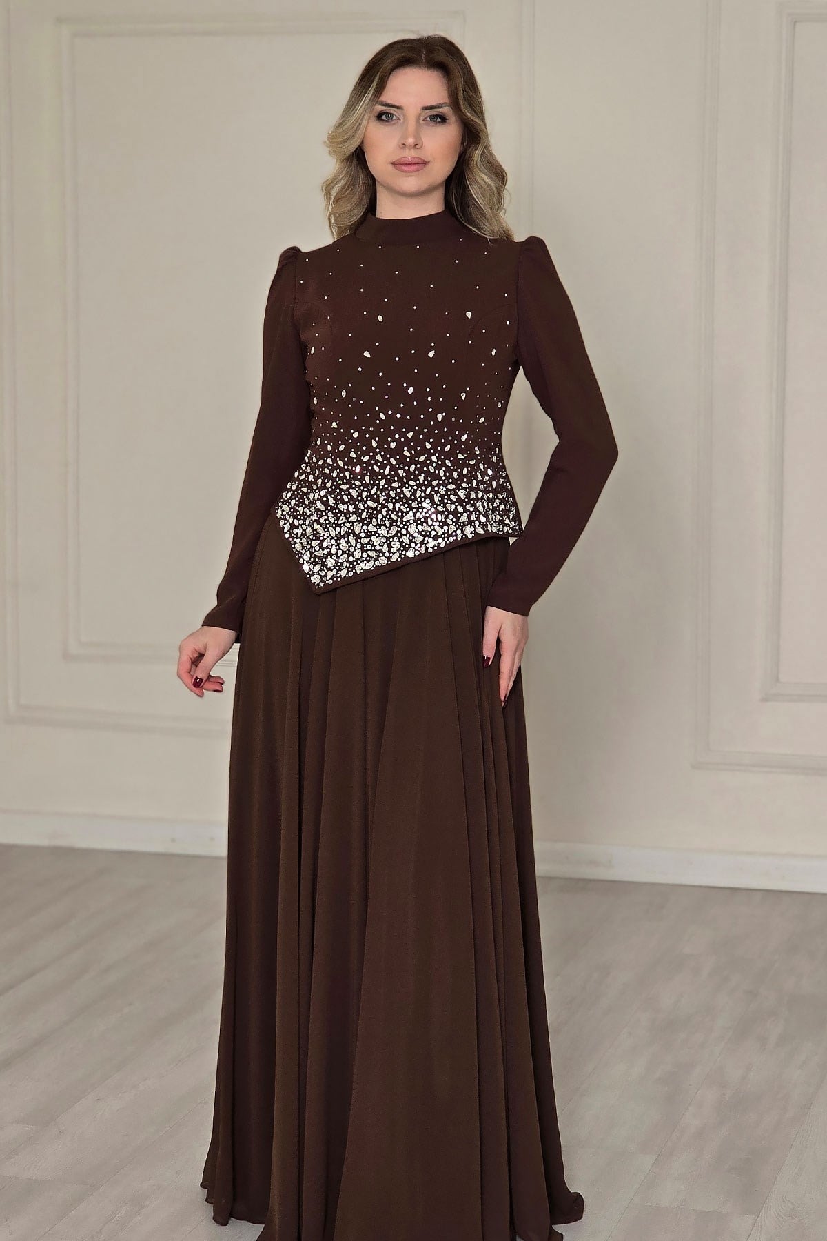 Kahverengi Taşlı Krep Abiye 4498
