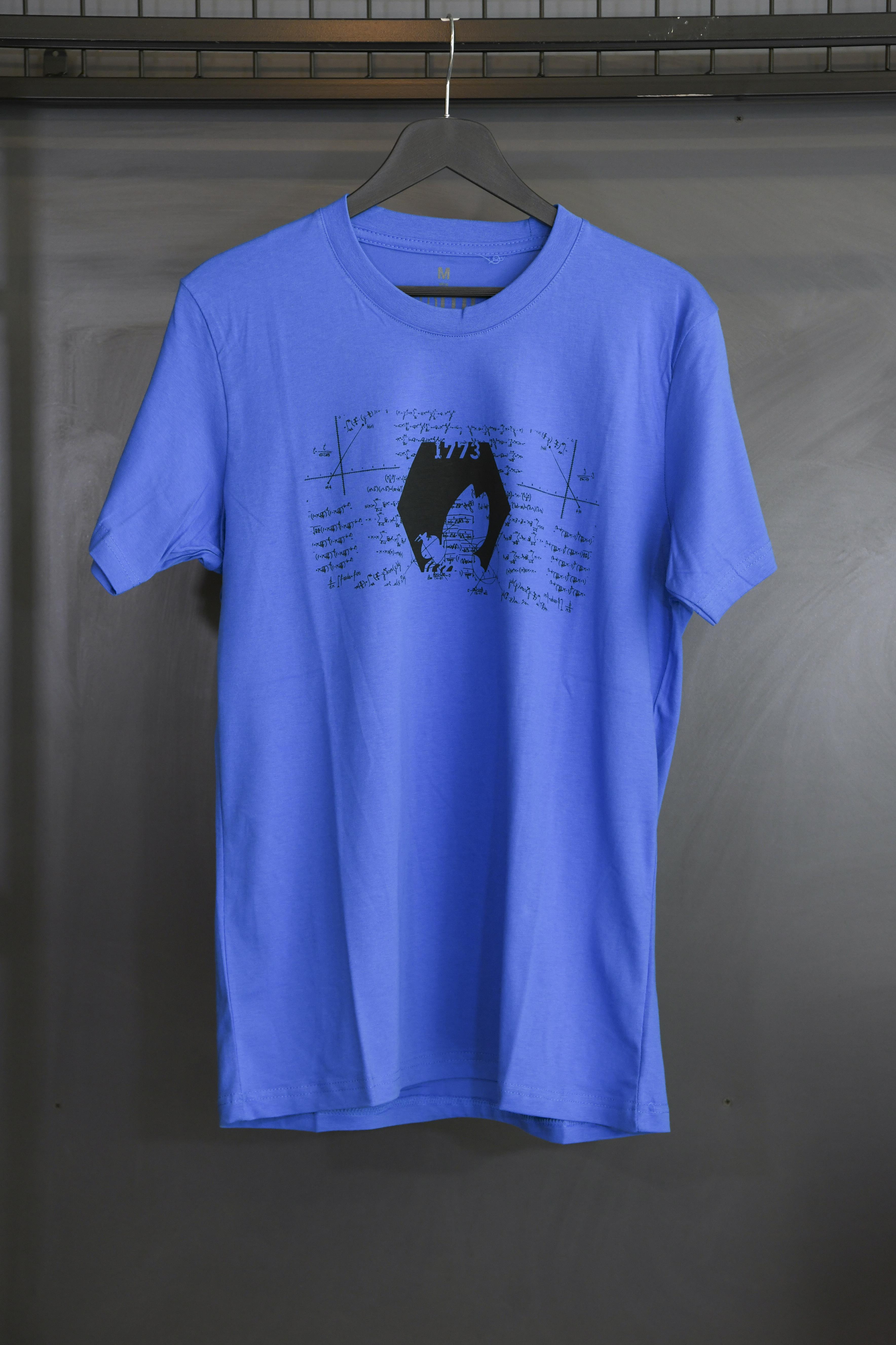 1773İtu.store Classic T-Shirt 