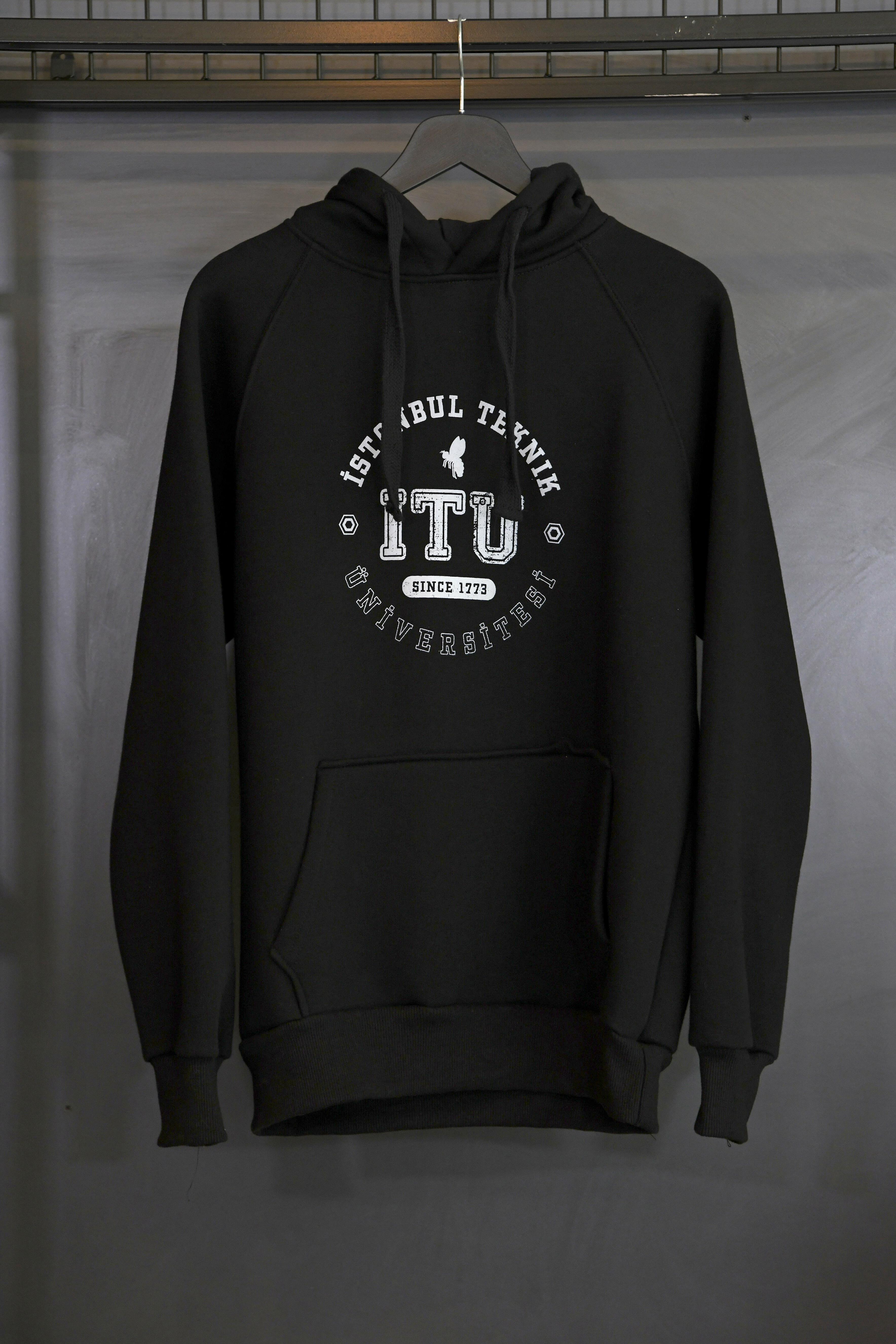 1773İtu.store Sweatshirt
