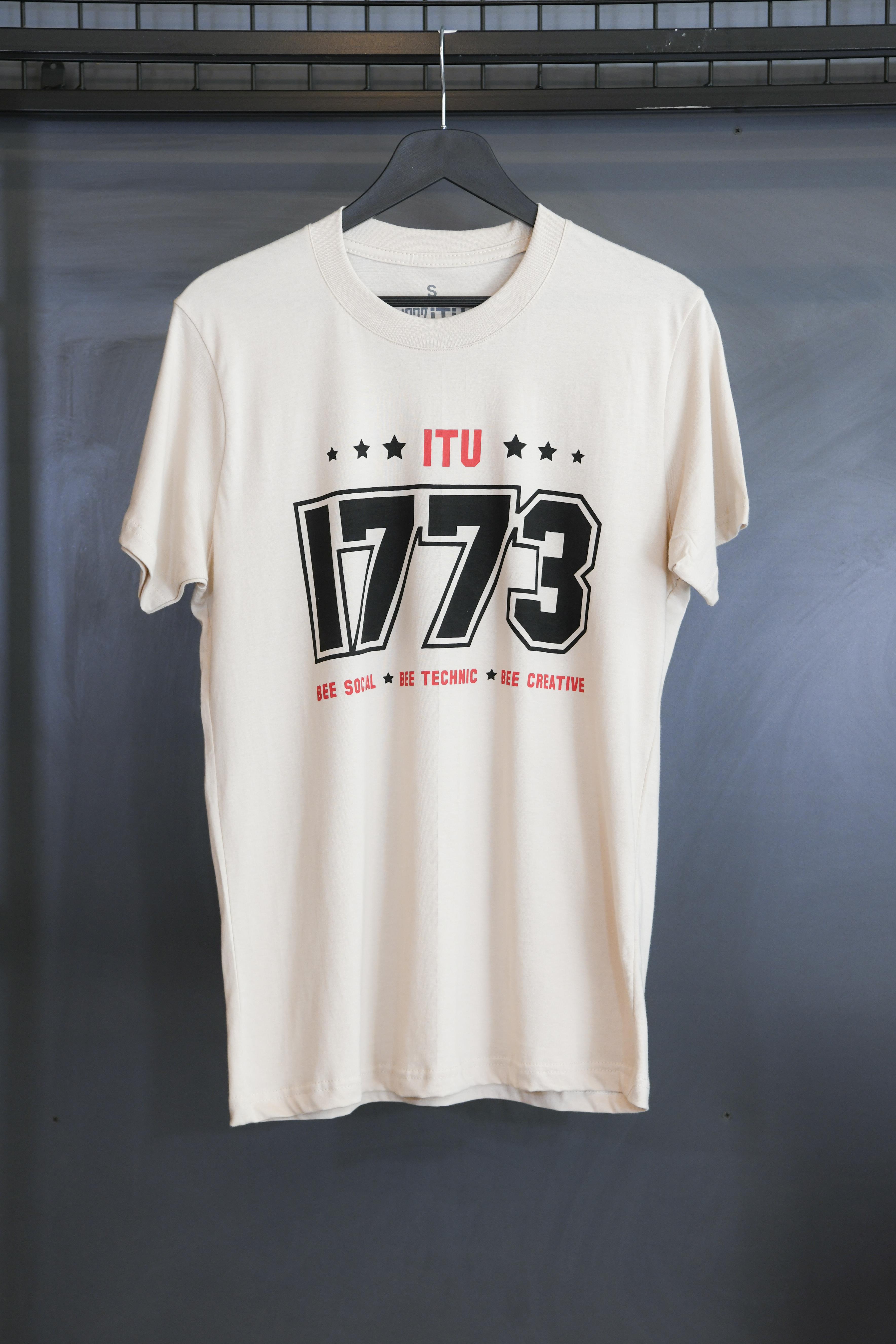 1773İtu.store Classic T-Shirt 