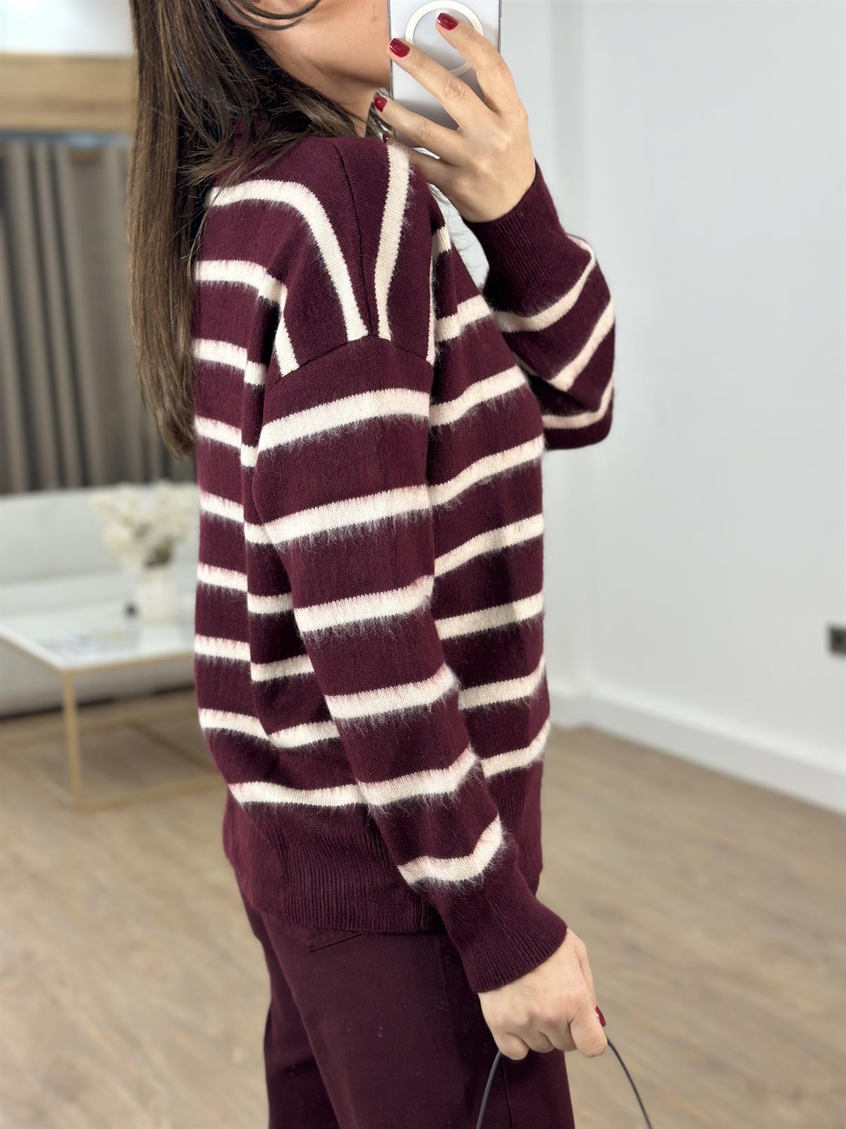  Gold Düğmeli Çizgili Triko Hırka