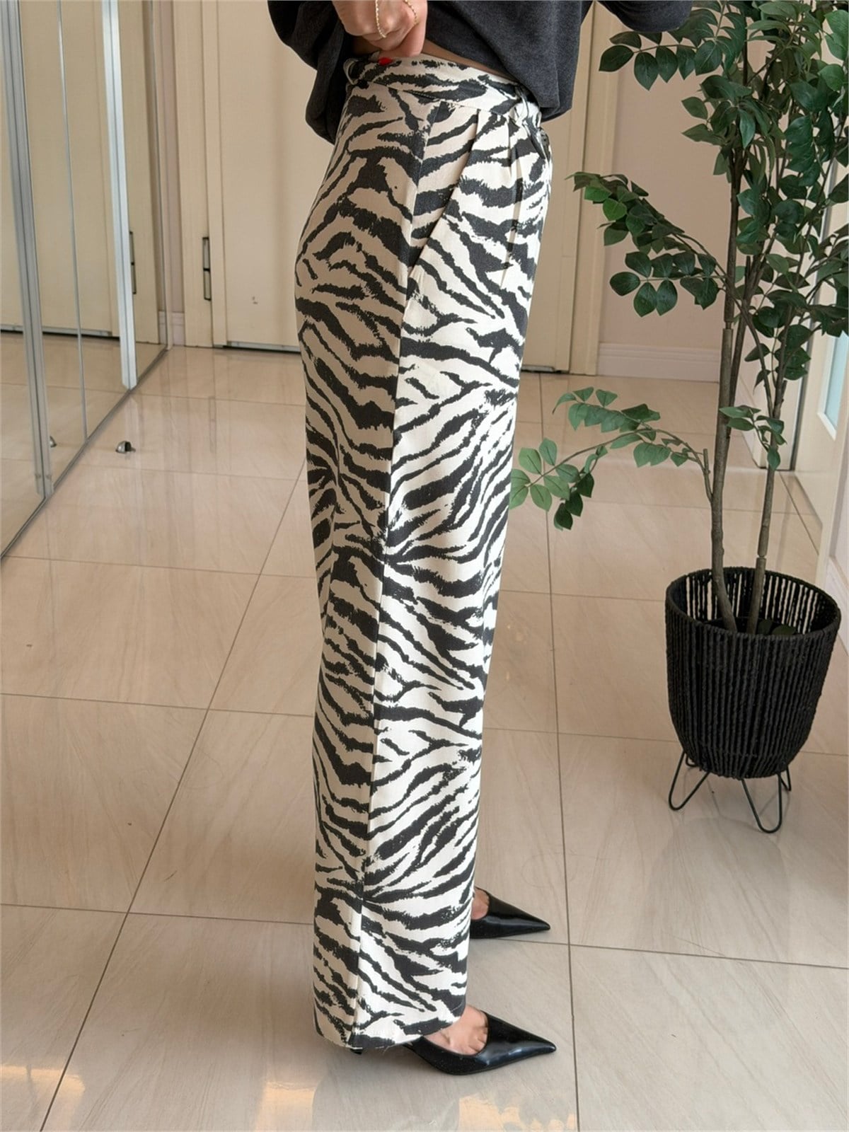 Yüksek Bel Zebra Desen Bol Paça Pantolon