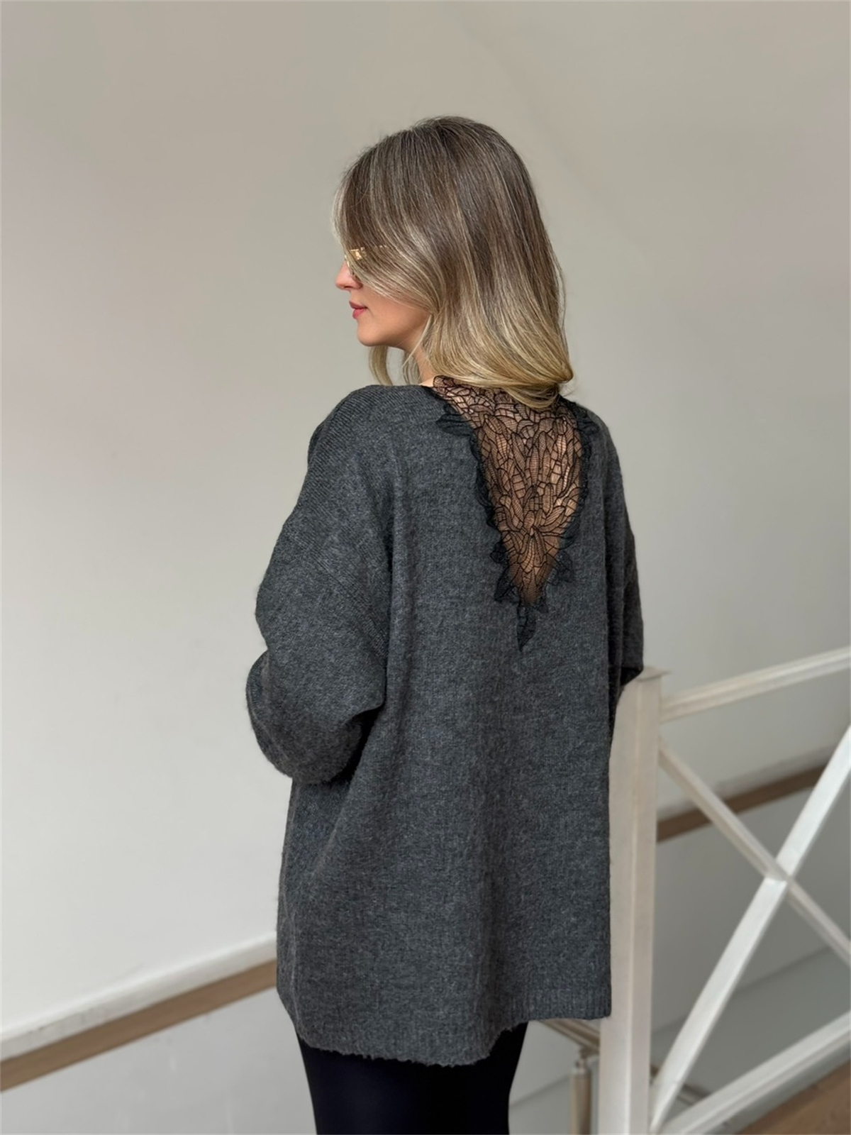 Arkası Dantel Detaylı Triko Kazak - Antrasit