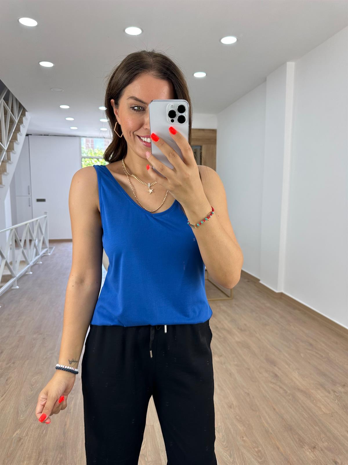 %100 Modal V Yaka Basic Tişort Saks