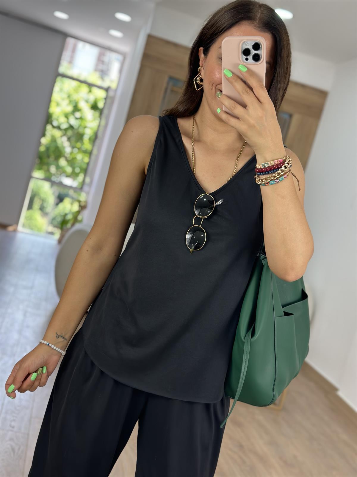 %100 Modal V Yaka Basic Tişört Siyah 