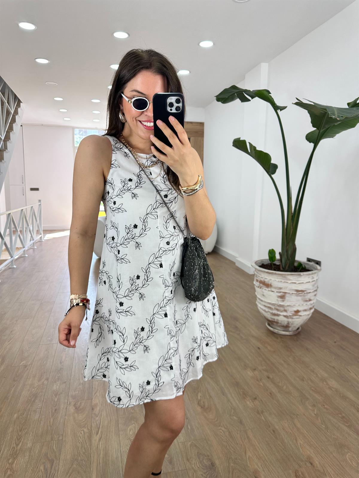 %100 Pamuk Komple Nakışlı Elbise-Siyah