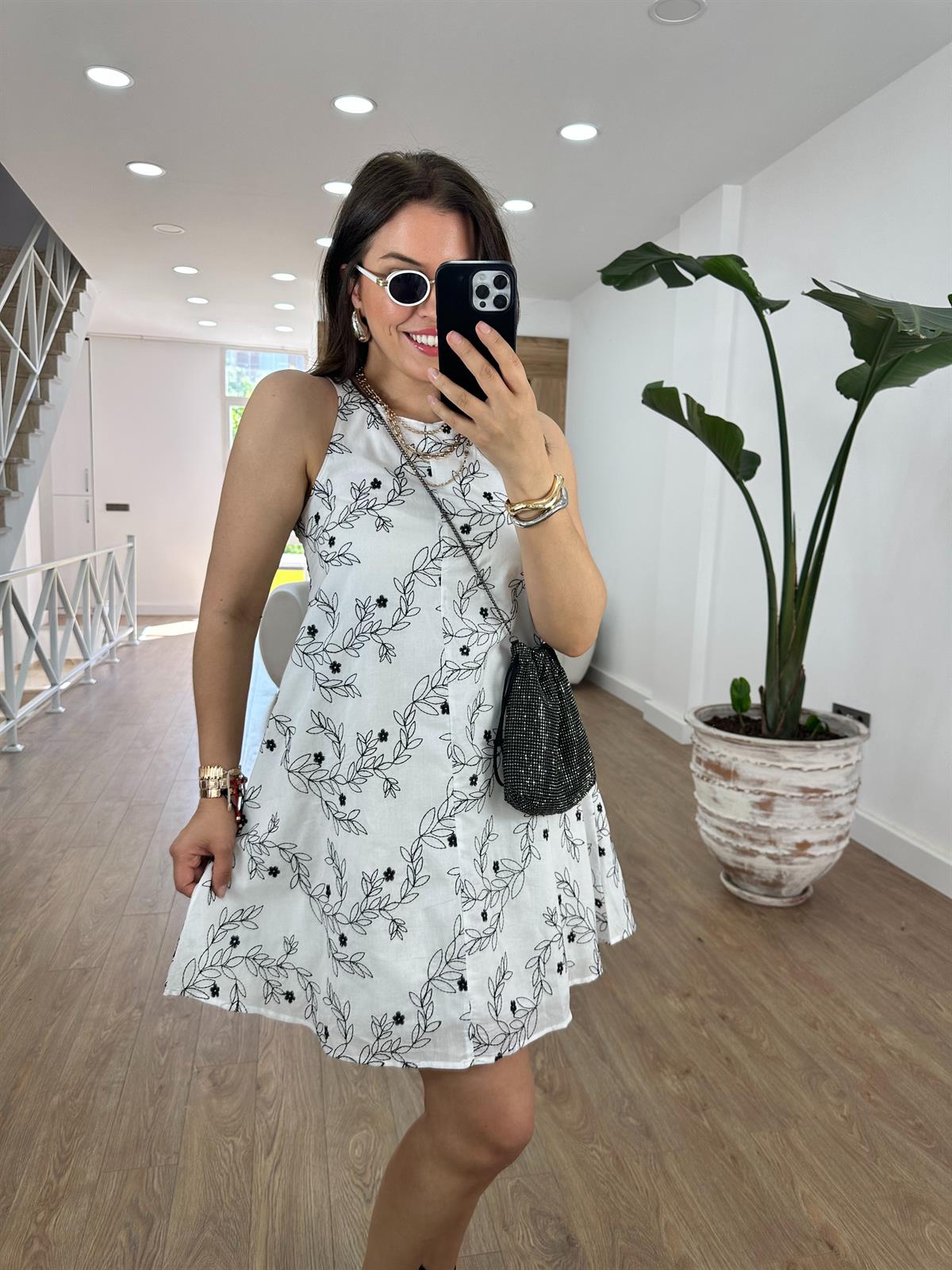 %100 Pamuk Komple Nakışlı Elbise-Siyah