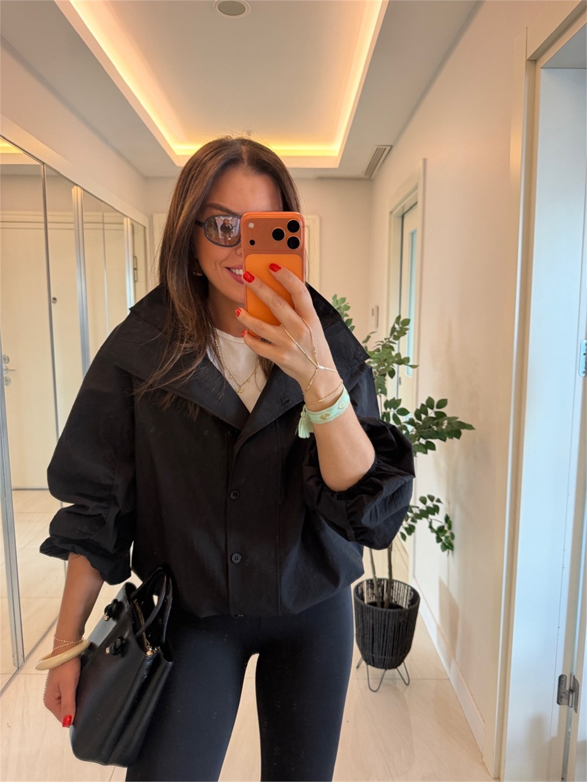 Dik Yaka Düğmeli Beli Büzülebilir Yağmurluk-Siyah