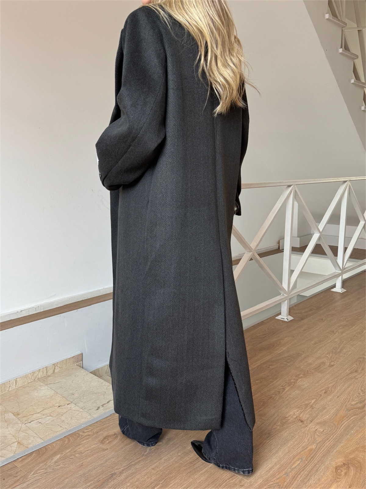 Kruvaze Yaka Balıksırtı Kaban - Siyah