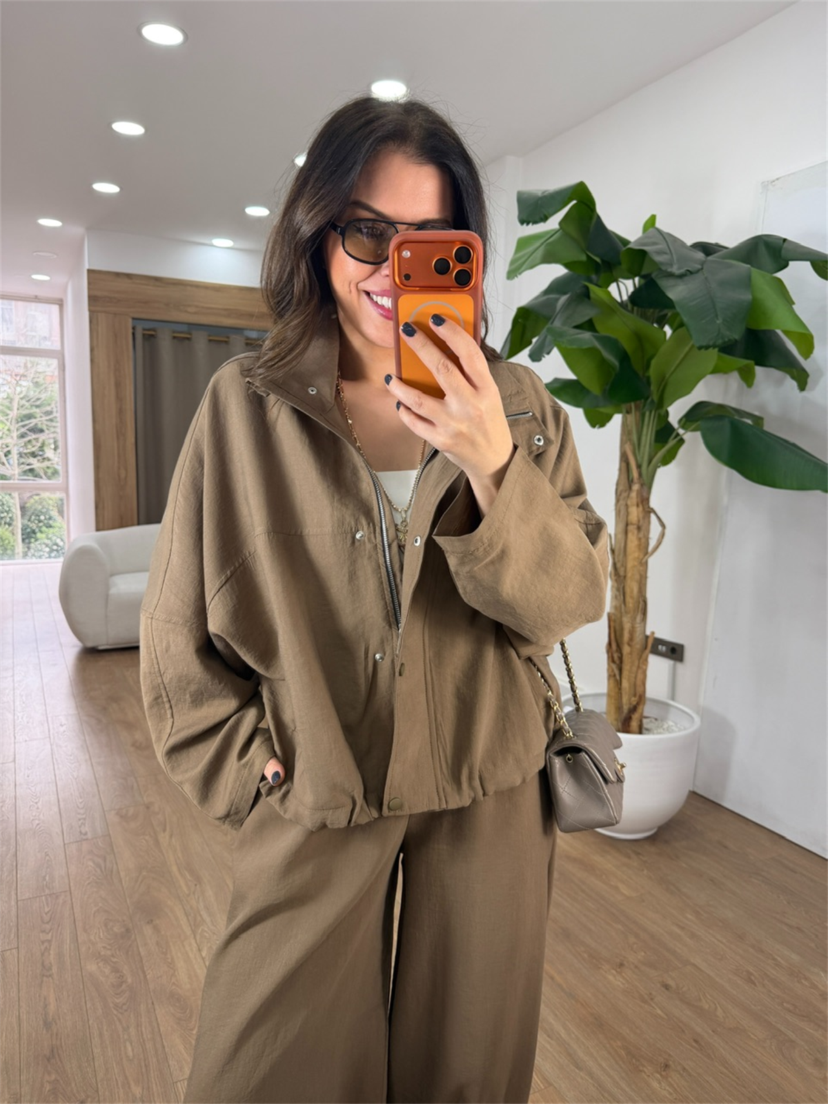 Dik Yaka Fermuarlı Premium Takım - Vizon