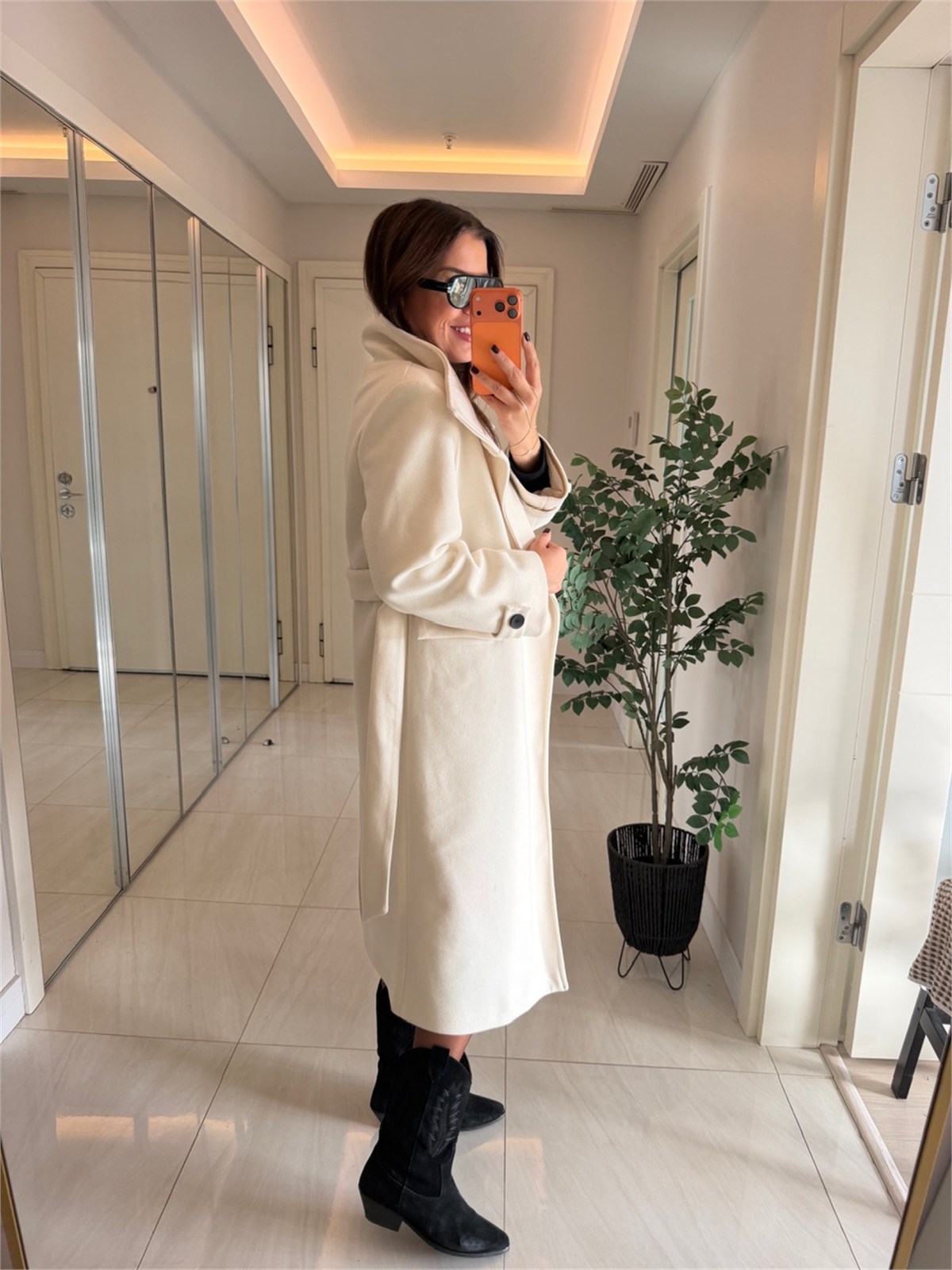 Üç Düğmeli Dik Yaka Kaban-Ekru