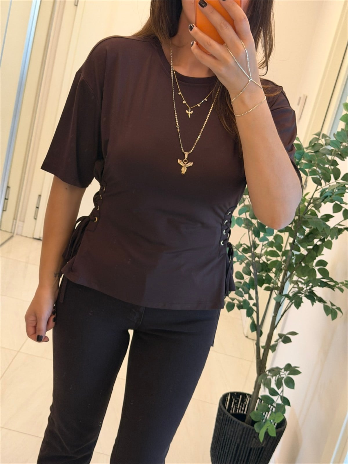 Kuş Gözü Bağlama Detaylı Modal Bluz-Kahve