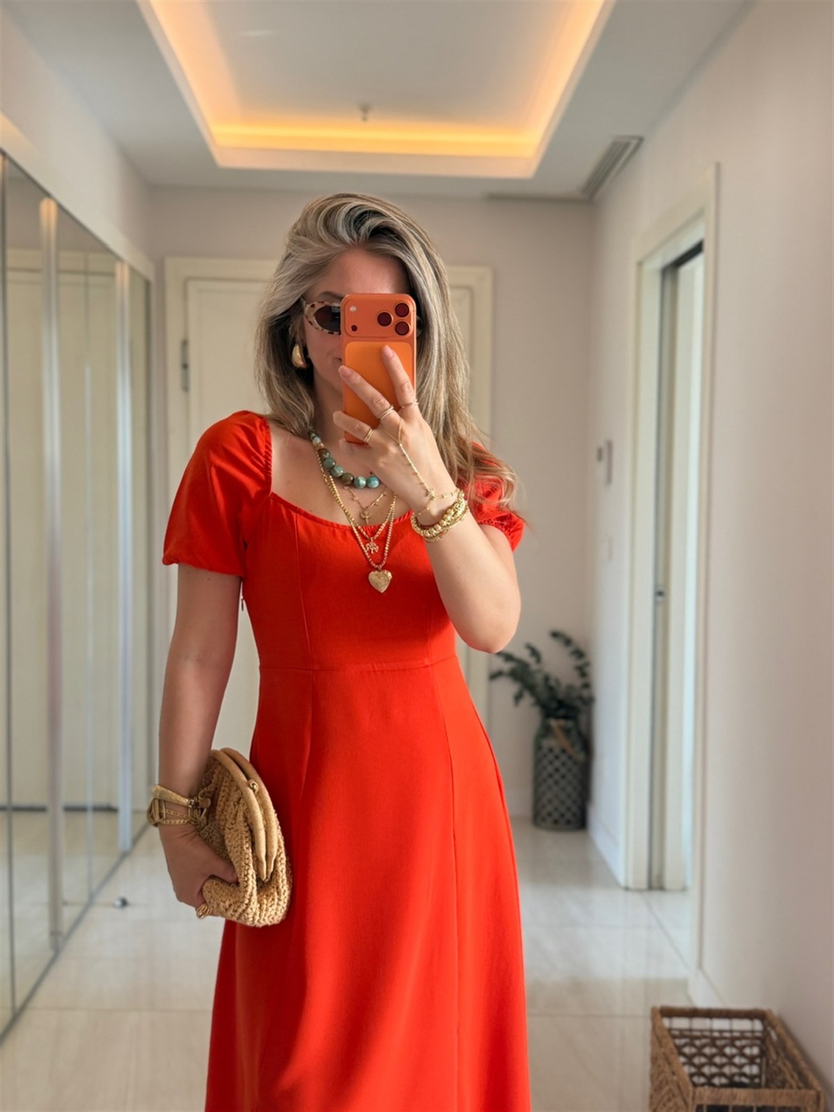 Önden Yırtmaçlı Balon Kol Tiril Elbise